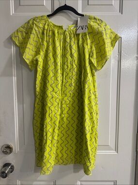 Zara Neon Yellow Wave-Print Casual Shift Dress